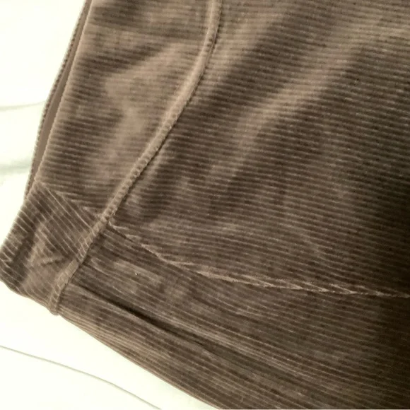 Lululemon Scuba MR Mini Skirt ESPR Espresso Brown Velvet Corduroy Women's Size 8 - Picture 5 of 6